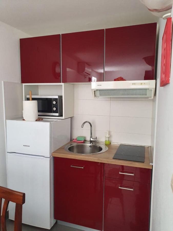 Appartamento Old Town Baska Esterno foto