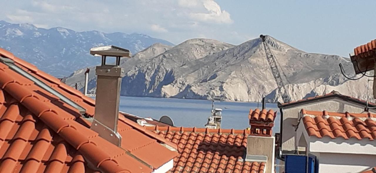 Appartamento Old Town Baska Esterno foto