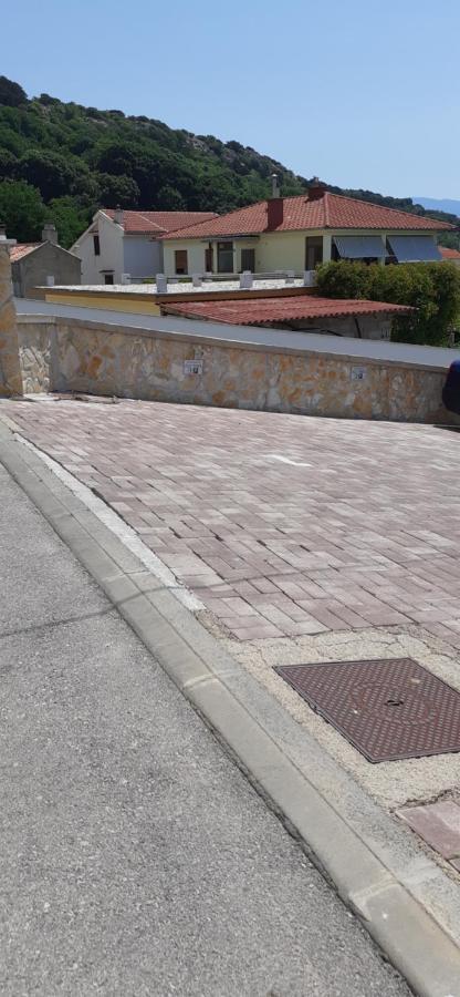 Appartamento Old Town Baska Esterno foto