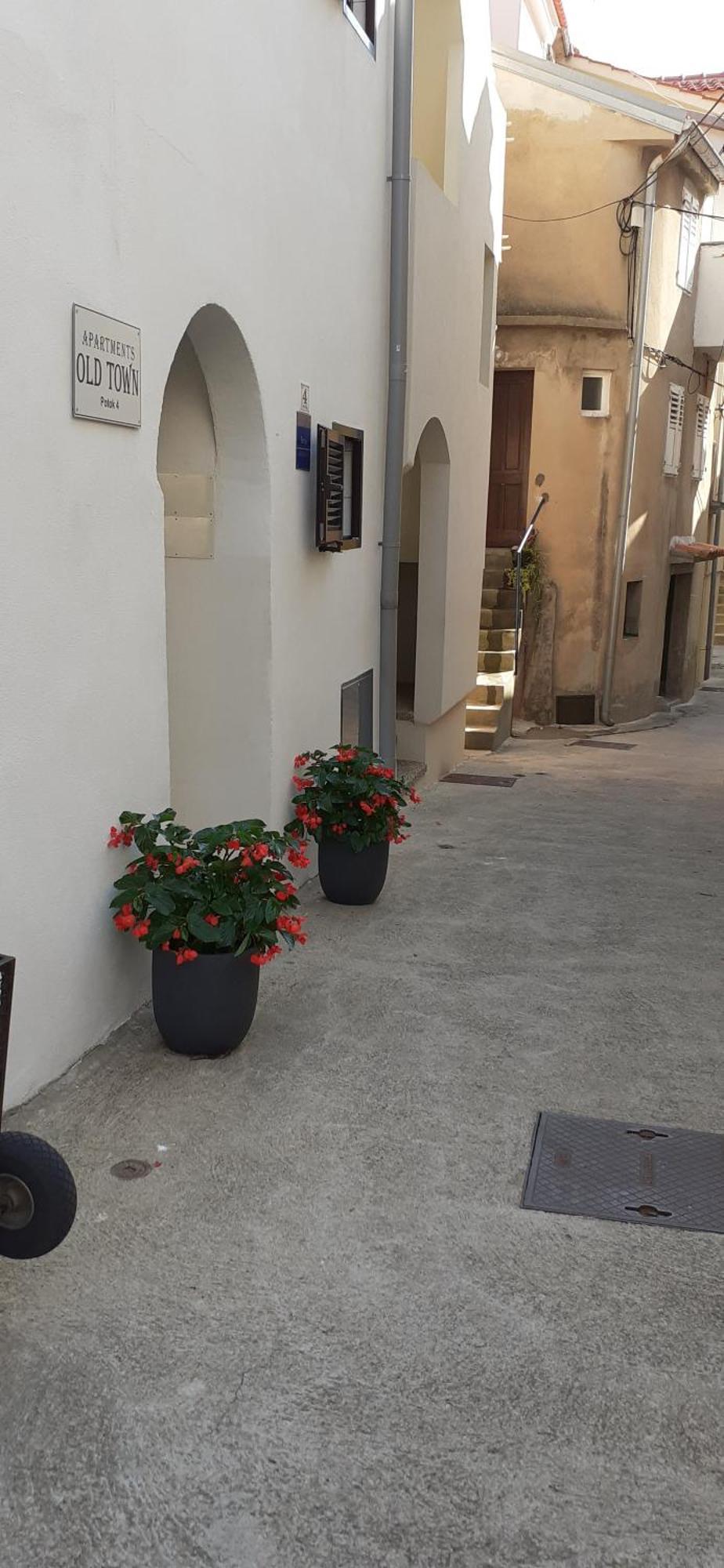 Appartamento Old Town Baska Esterno foto