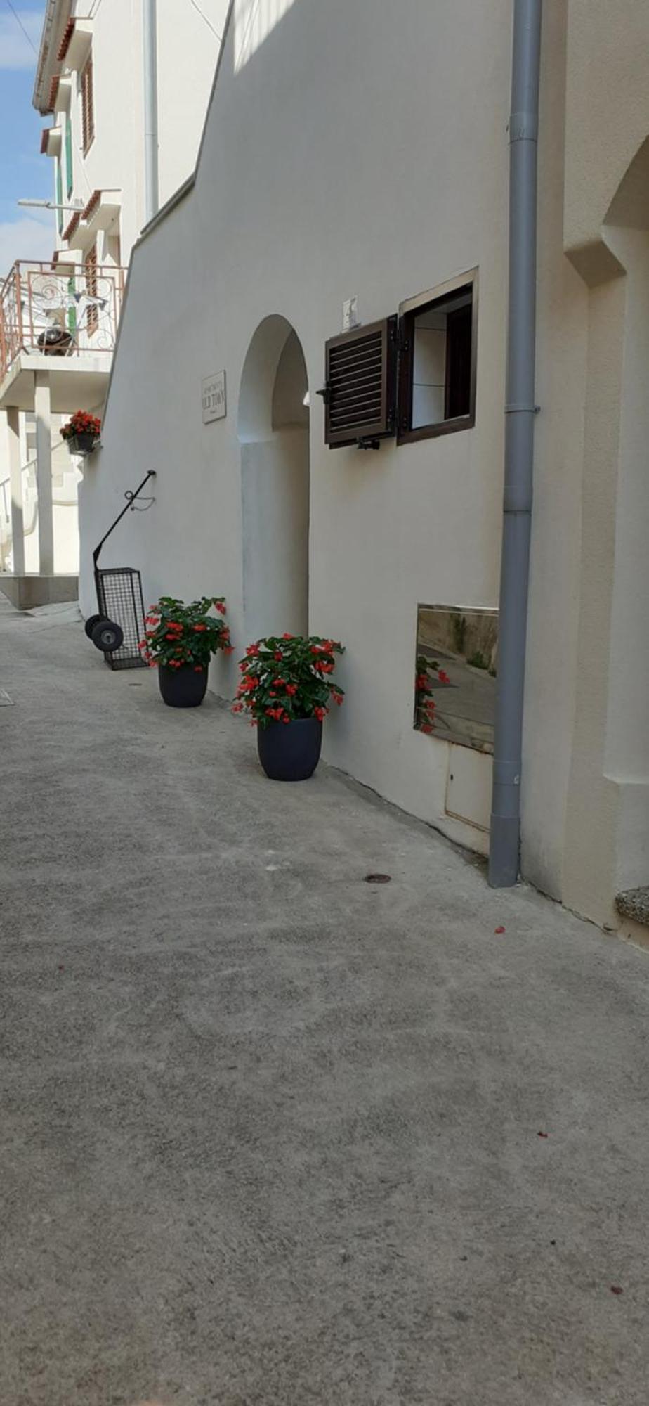 Appartamento Old Town Baska Esterno foto